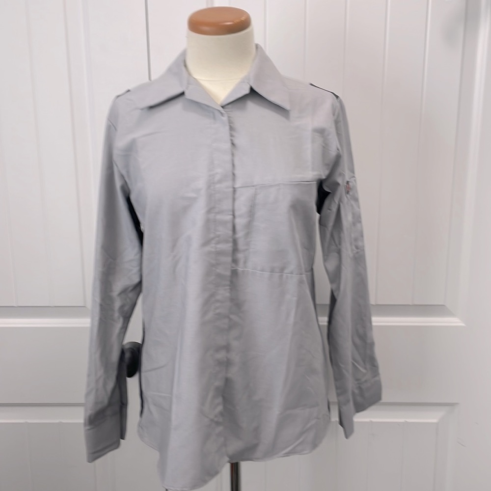 Ladies Red Kap ZEROSKRATCH long sleeve colorblock button-up shirt. Silver/Char…